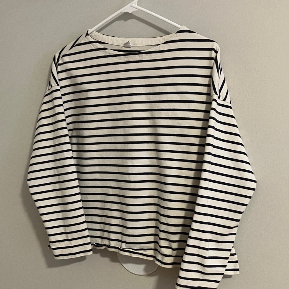 Uniqlo long sleeve, boat neck black and white striped shirt. Women’s medium